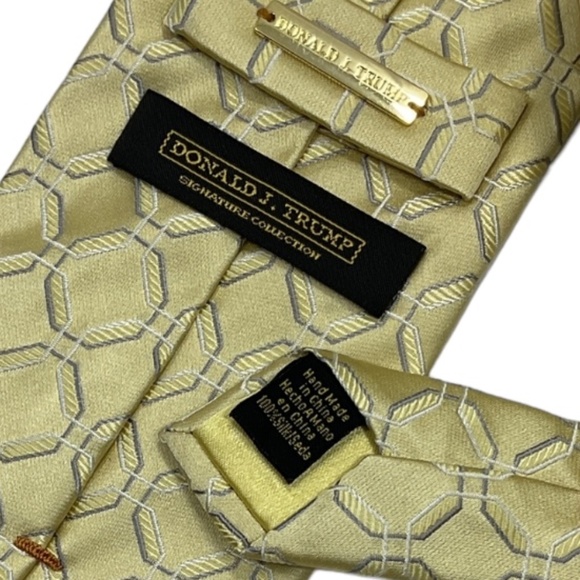 DONALD TRUMP Gold Geometric Silk DESIGNER Tie HANDMADE - Picture 3 of 4